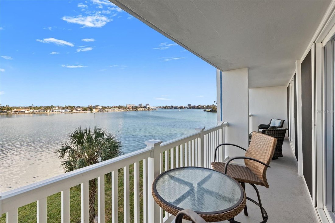 Condo in Treasure Island, Florida, United States 3 - 17649256