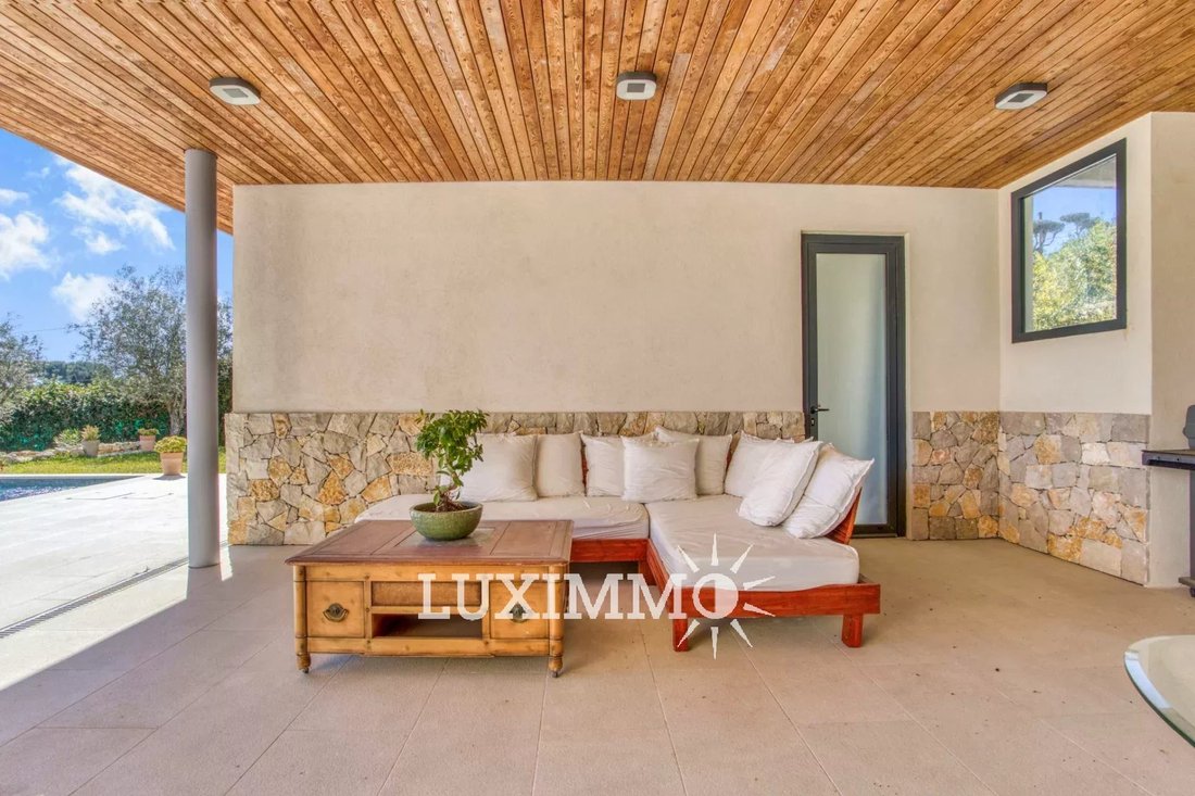 Villa in Mougins, Provence-Alpes-Côte d'Azur, France 3 - 13970423