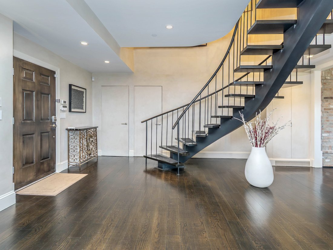 Condo in Albertson, New York, United States 4 - 17644632