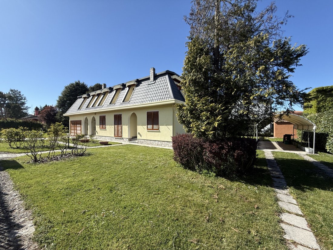 Villa in Trezzano sul Naviglio, Lombardy, Italy 3 - 17650437