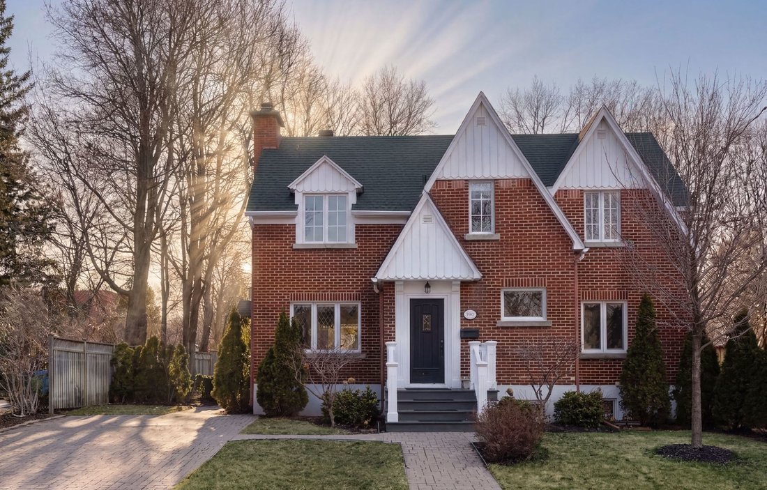 House in Saint-Lambert, Quebec, Canada 1 - 17656072