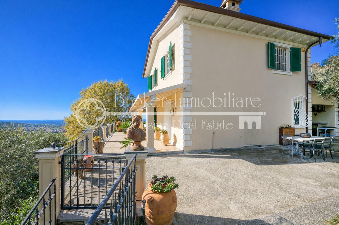 Villa in Pietrasanta, Tuscany, Italy 4 - 16566389