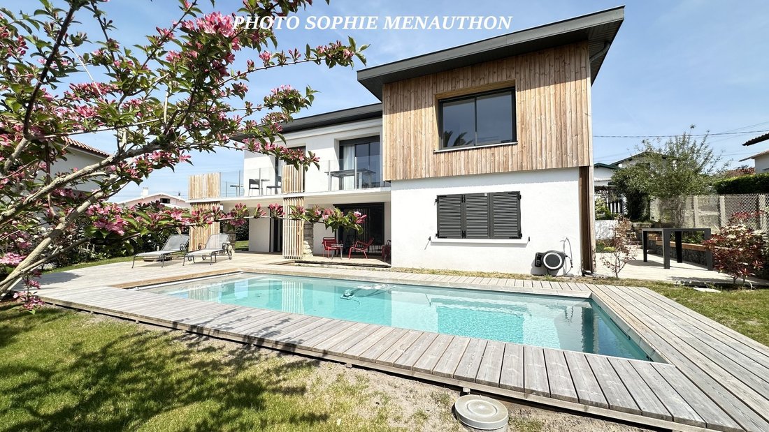 Villa in Biarritz, Nouvelle-Aquitaine, France 1 - 17656145