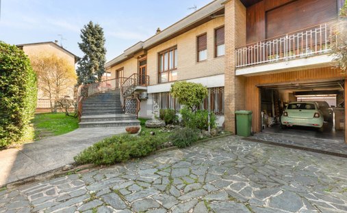 Villa in Paderno Dugnano, Lombardy, Italy 1