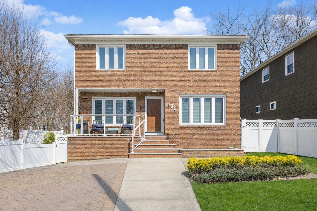 House in New York, New York, United States 1 - 17646227