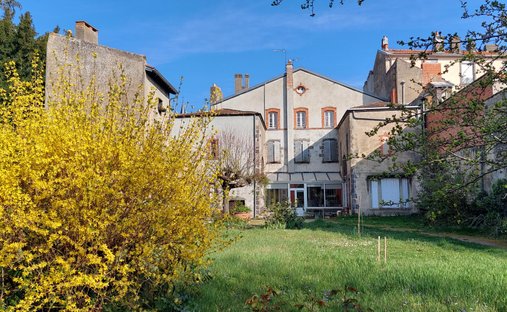 Maison à Est, Riom, France 1