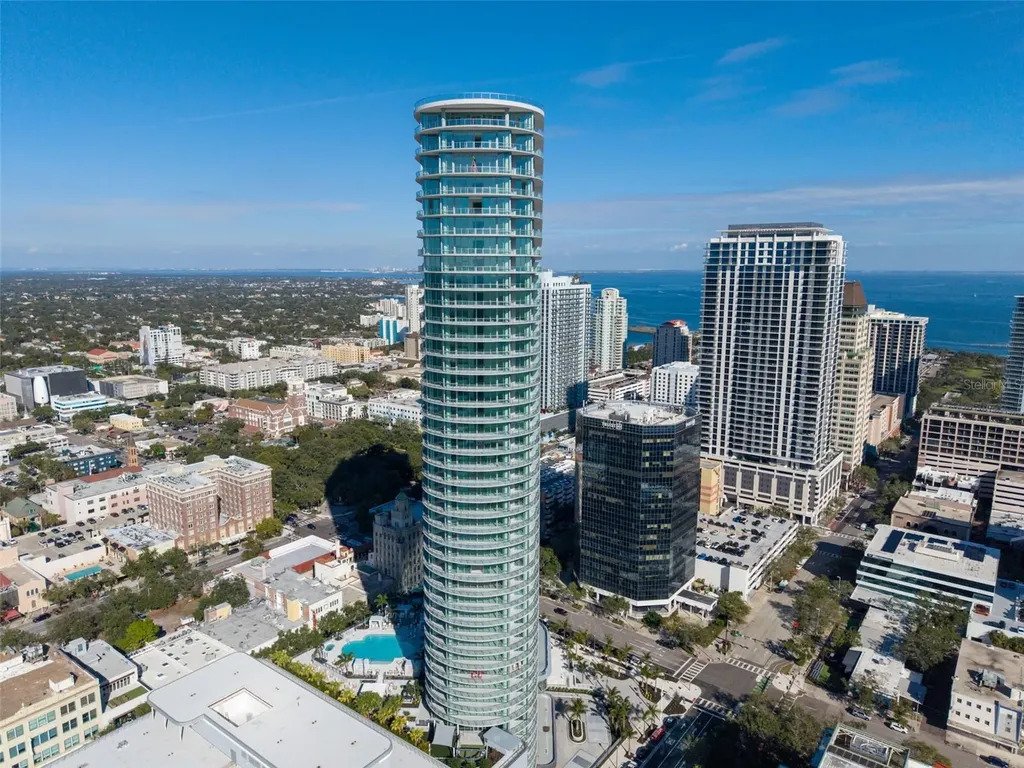 House in St. Petersburg, Florida, United States 1 - 17651265