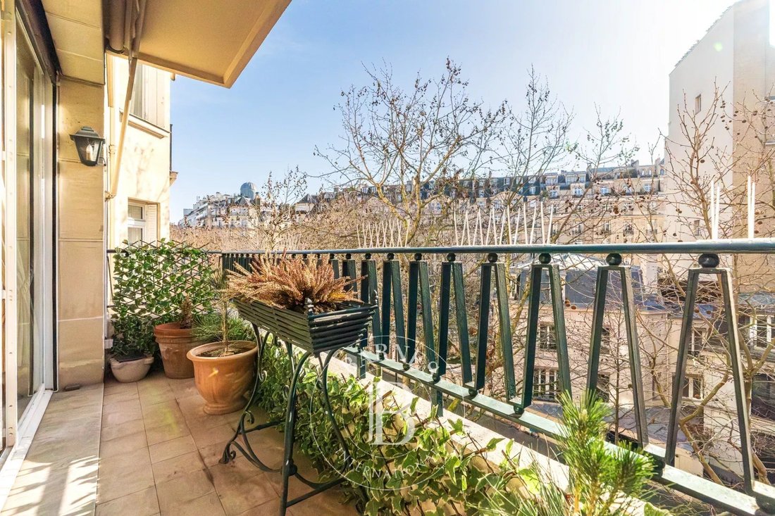 Apartment in Porte Dauphine, Paris 16e Arrondissement, Paris 4 - 17645102