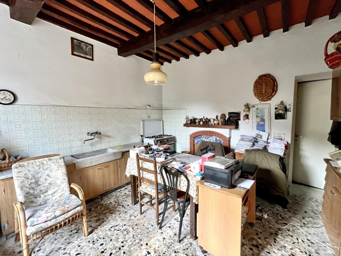 Strettoia-Capezzano-Valdicastello, Pietrasanta, Tuscany 2 - 17655748