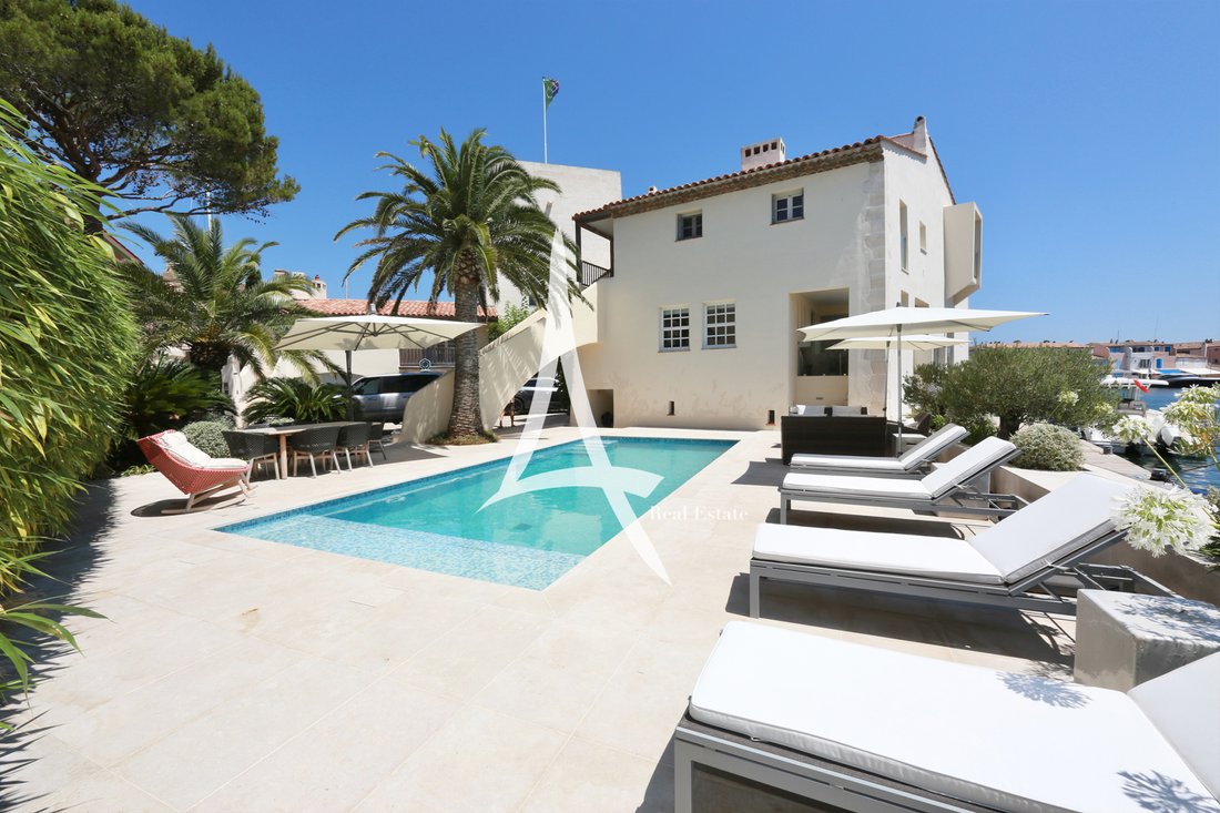 Villa in Grimaud, Provence-Alpes-Côte d'Azur, France 5 - 14979220
