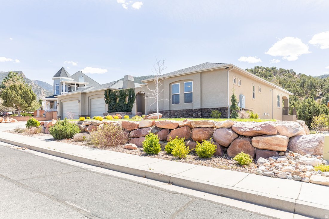 House in Cedar City, Utah, United States 1 - 17648620