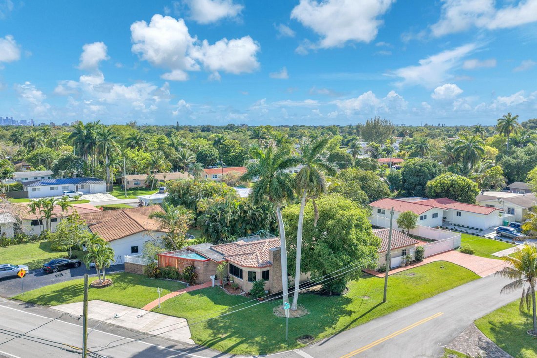 House in Miami, Florida, United States 1 - 17645104