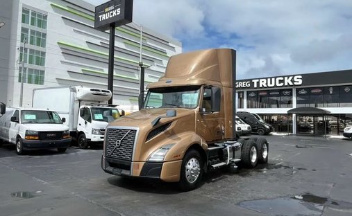 2019 Volvo Commercial VNL VNL 300 Day Cab in Miami, FL, United States 1