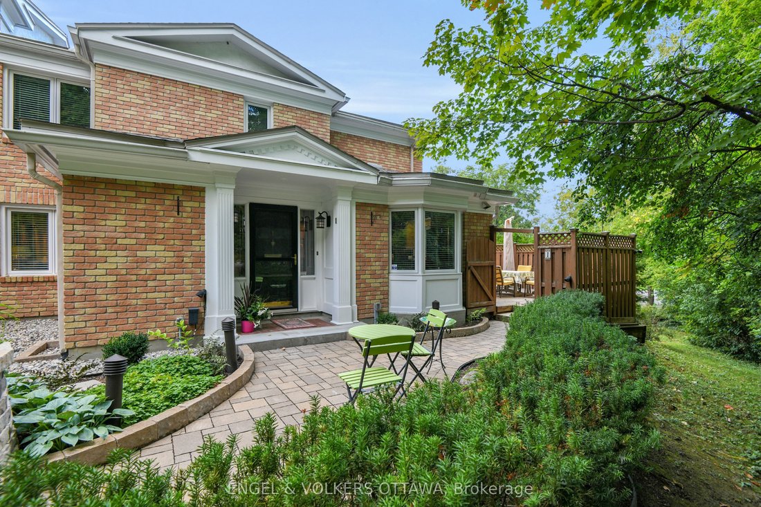 House in Ottawa, Ontario, Canada 1 - 16940808