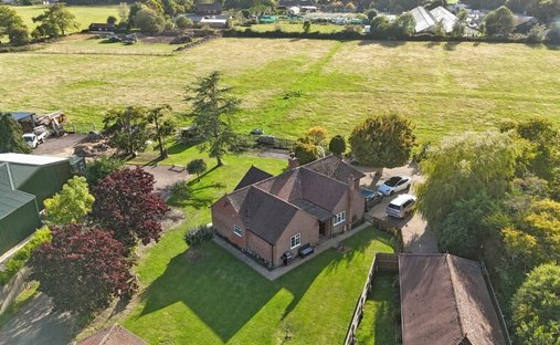 Bungalow in Lymington, England 1