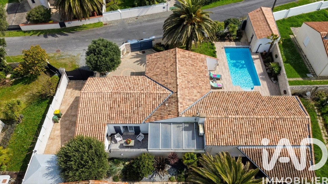 House in Saint-Pierre-d'Oléron, Nouvelle-Aquitaine, France 2 - 17370349