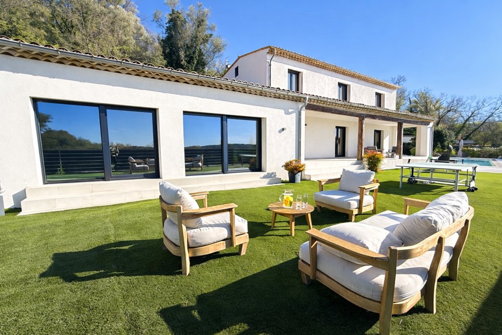 Villa in Tourrettes-sur-Loup, Provence-Alpes-Côte d'Azur, France 1 - 17646512
