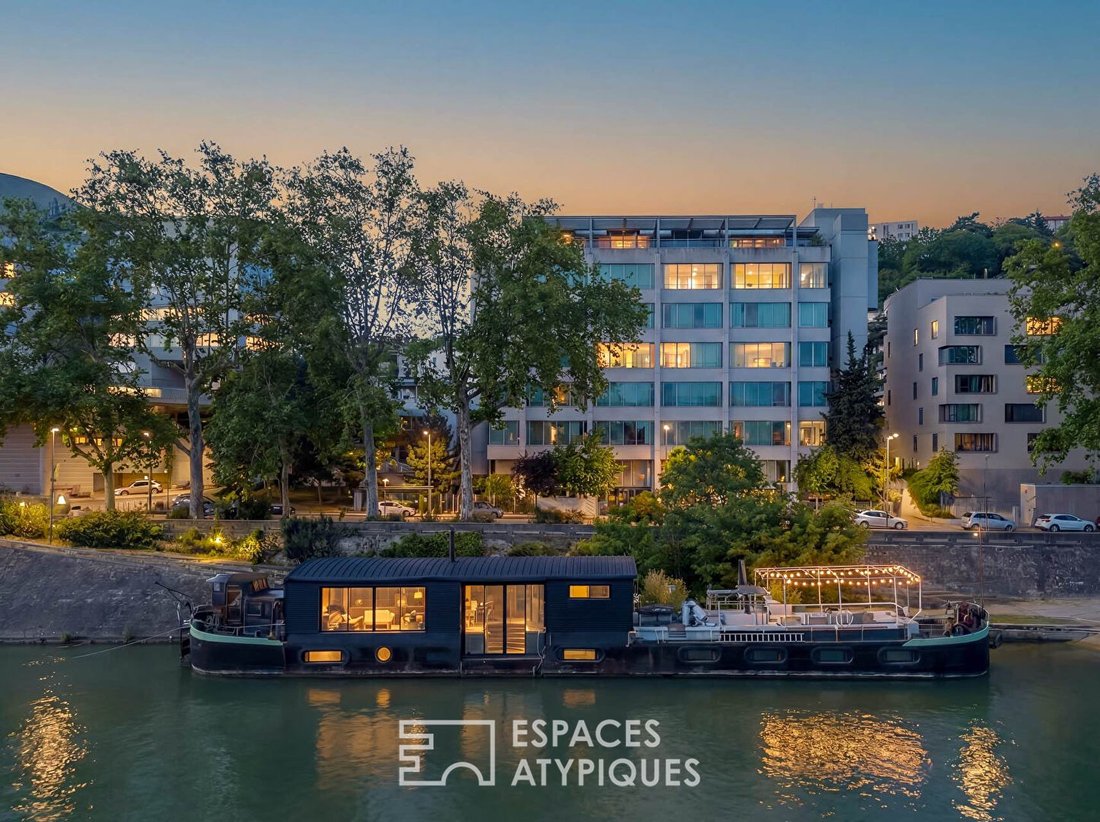 Apartment in Champvert-Point du Jour-Saint Irénée, Lyon 5e Arrondissement, Lyon 1 - 17646735