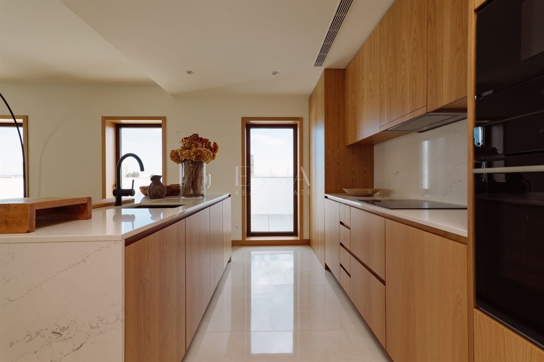 Apartment in Cedofeita, Santo Ildefonso, Se, Miragaia, Sao Nicolau e Vitoria, Porto District, Portugal 3 - 17650256