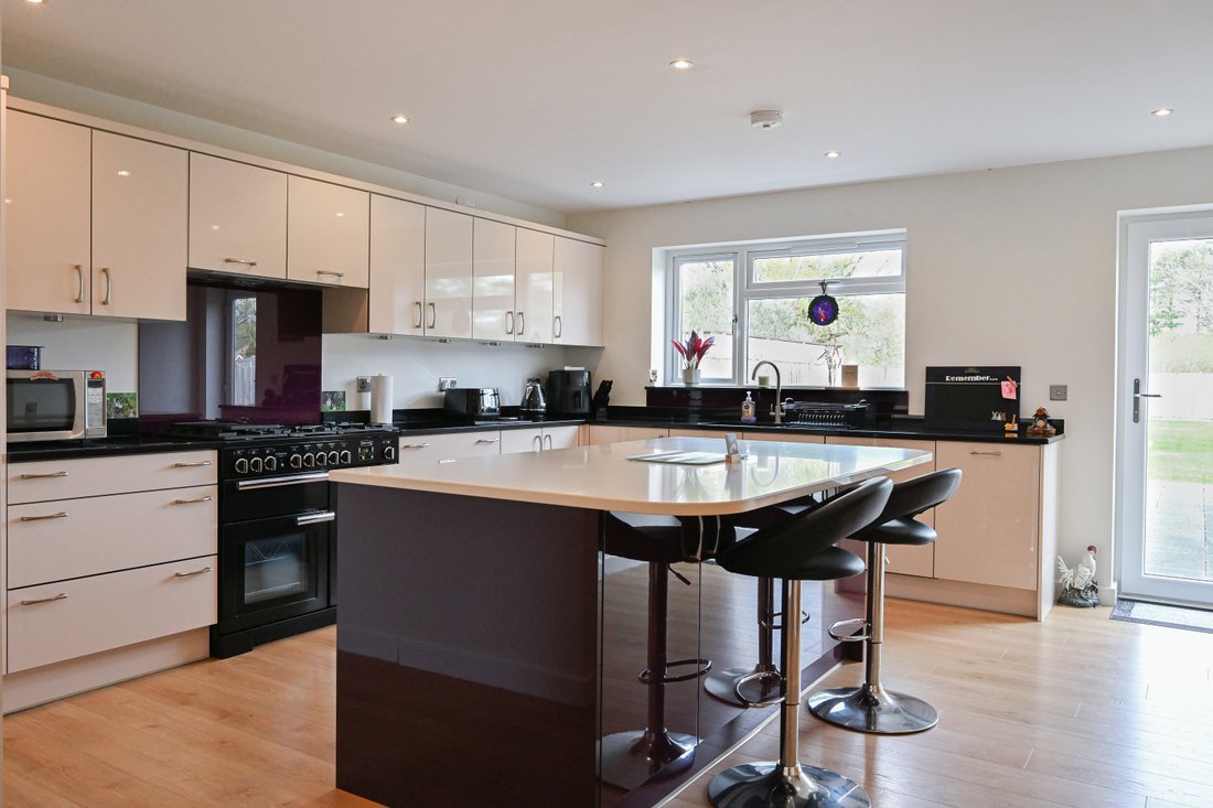 Chalet in Ringwood, England 3 - 17655388
