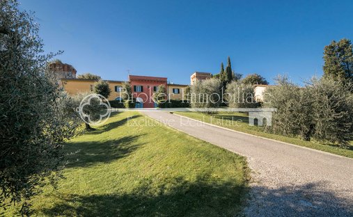Villa à Avane, Toscane, Italie 1