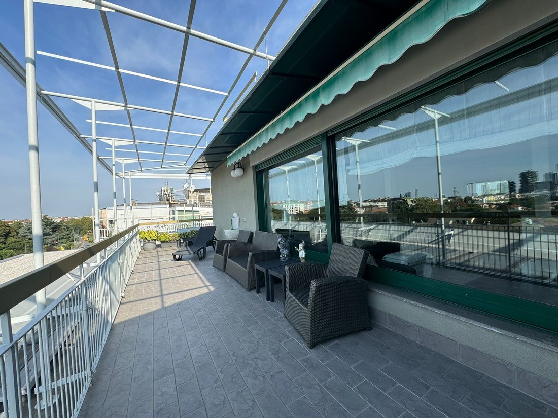 Penthouse in Centrale, Milan, Italy 3 - 17645362