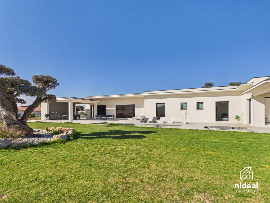 Villa in La Gazelle, Nimes, France 2 - 17651571