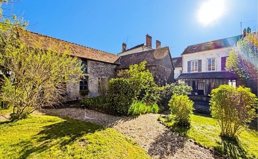 House in Pacy-sur-Eure, Normandy, France 1