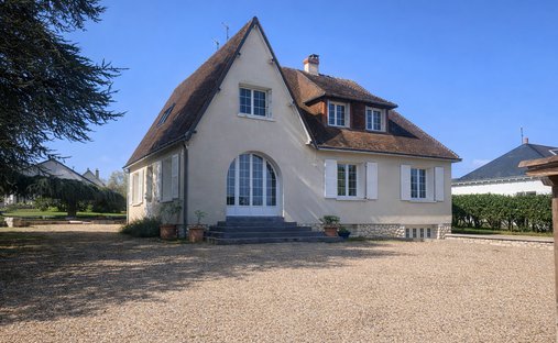 Estate in Centre, Amboise, France 1