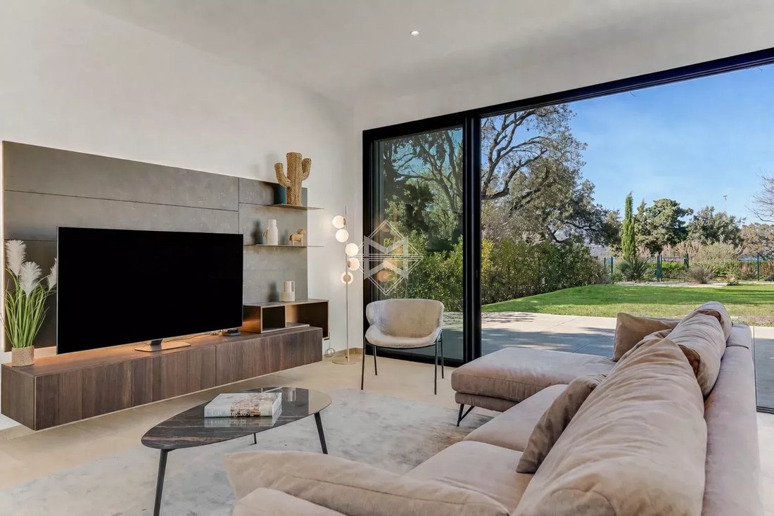 Villa in Gassin, Provence-Alpes-Côte d'Azur, France 2 - 17602763