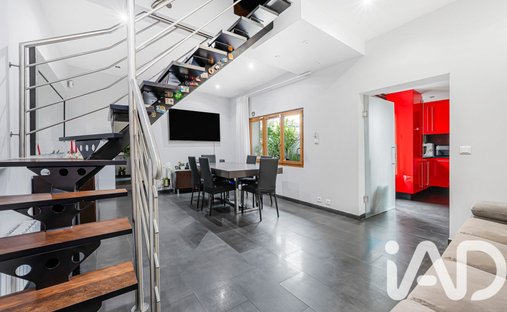 House in Centre Ville Est, Ivry-sur-Seine, France 1