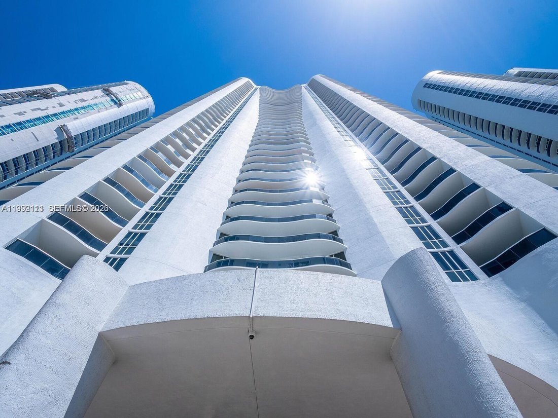 Condo in Sunny Isles Beach, Florida, United States 3 - 17651791