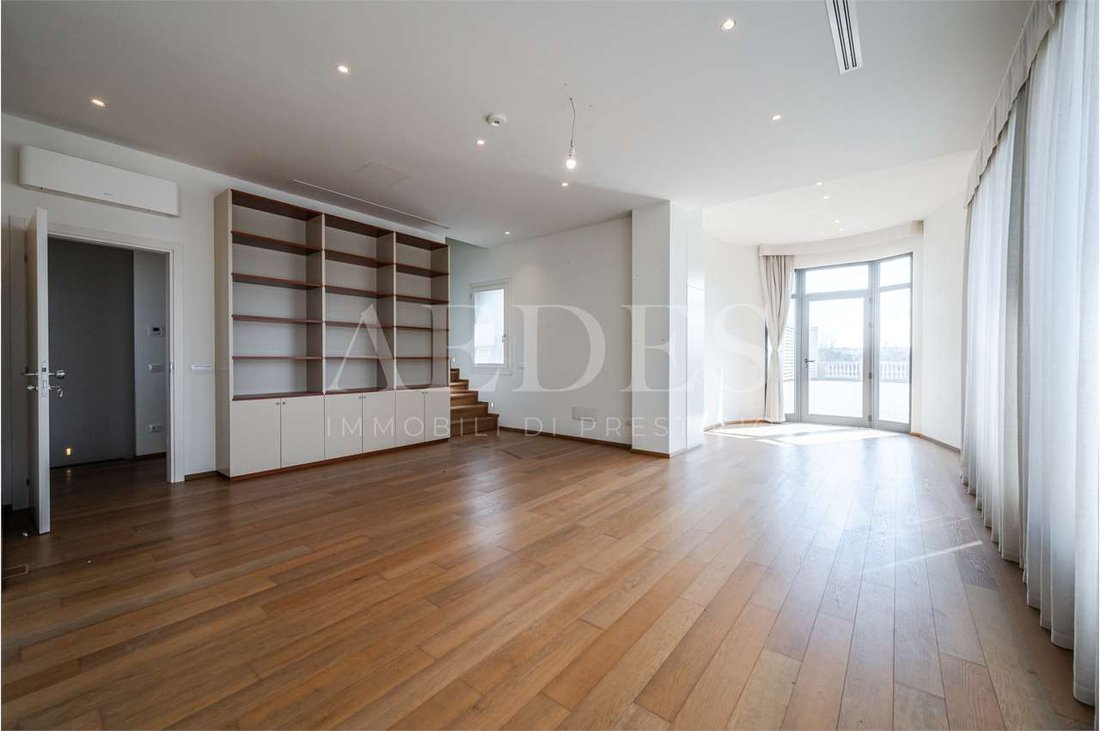 Apartment in Historic Center, Modena, Emilia-Romagna 3 - 17660124