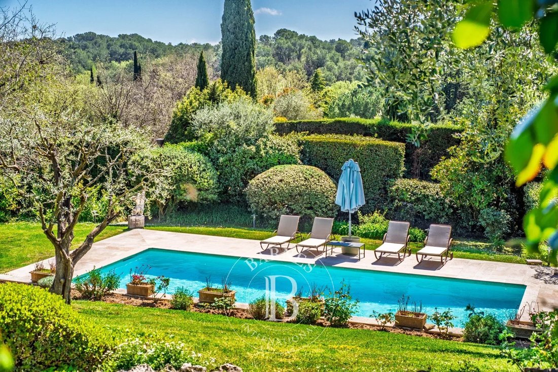 Villa in Opio, Provence-Alpes-Côte d'Azur, France 1 - 17650364