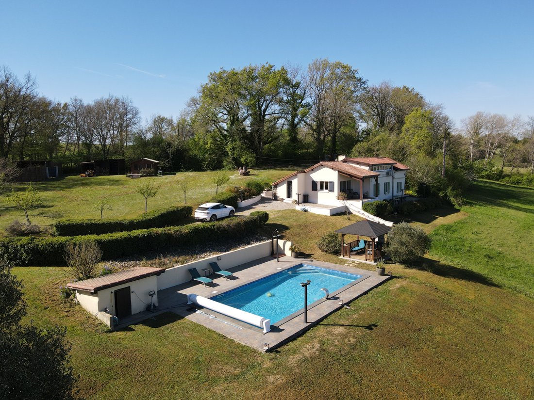 House in Sainte-Maure-de-Peyriac, Nouvelle-Aquitaine, France 1 - 17599637