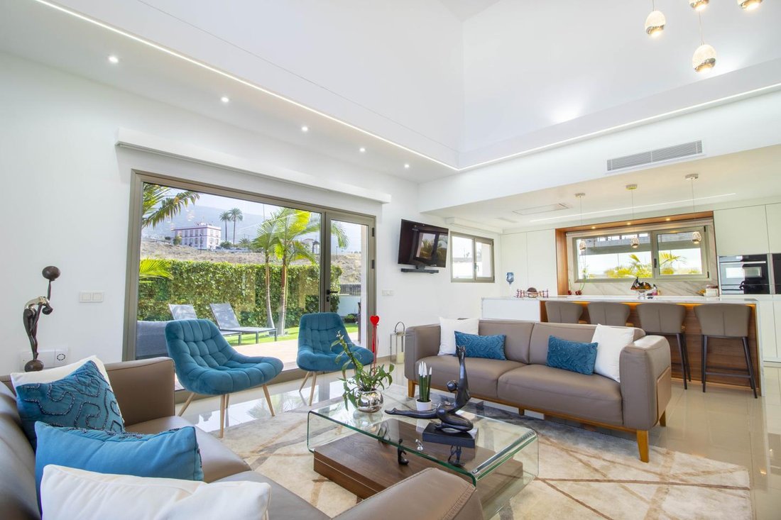 Villa in Puerto de la Cruz, Canary Islands, Spain 3 - 17645548