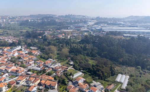 Land in Mafamude e Vilar do Paraiso, Porto District, Portugal 1