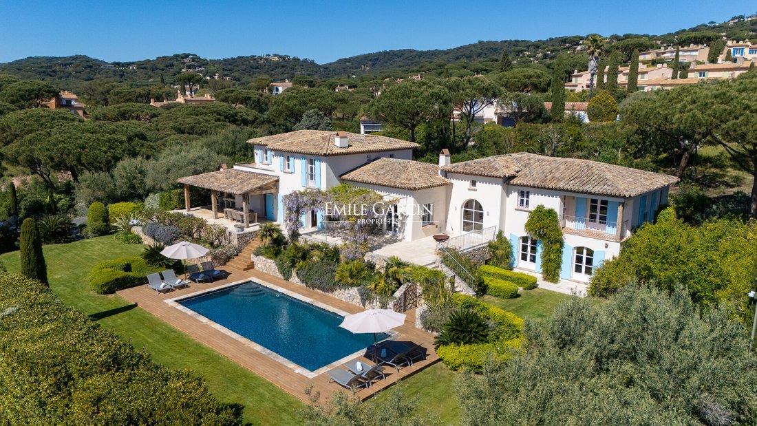 Villa in La Croix-Valmer, Provence-Alpes-Côte d'Azur, France 1 - 17650235
