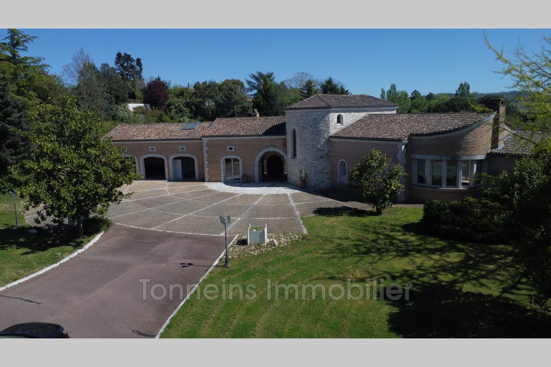 Villa in Mairie-Centre Ville, Tonneins, France 3 - 17652312