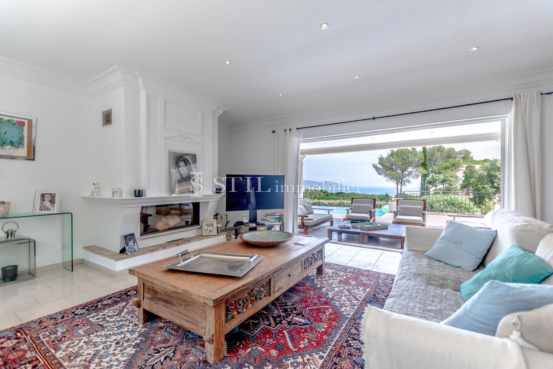 Villa in Ville-Les Saquedes-Le Bouillonnet, Sainte-Maxime, France 2 - 12976806