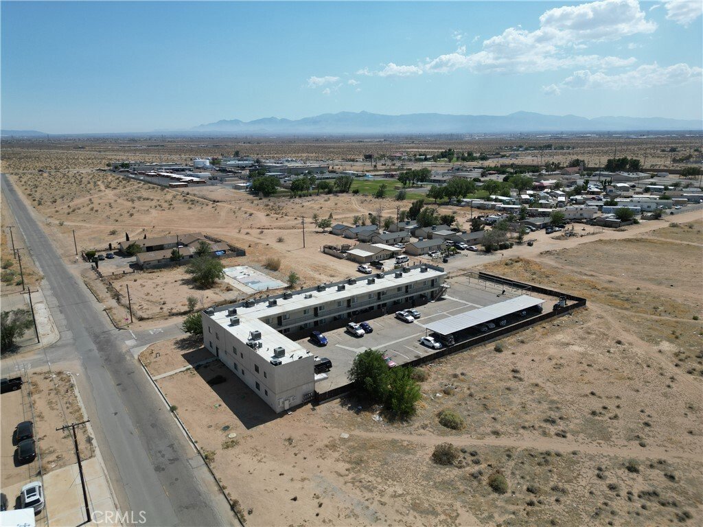 Apartment in Adelanto, California, United States 3 - 17250550