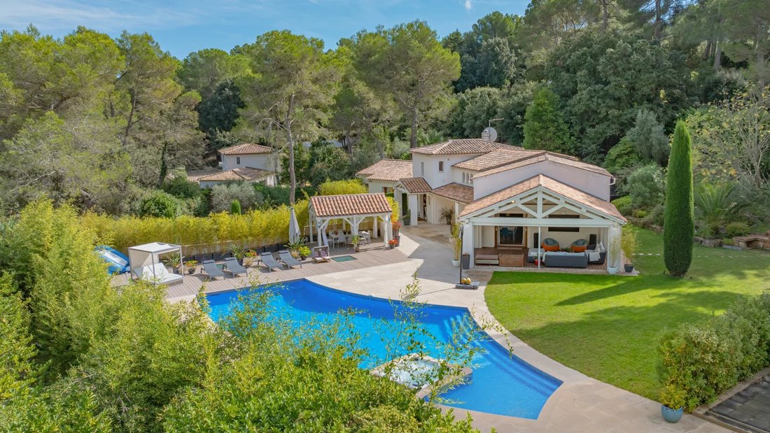 Villa in Mougins, Provence-Alpes-Côte d'Azur, France 3 - 17647013
