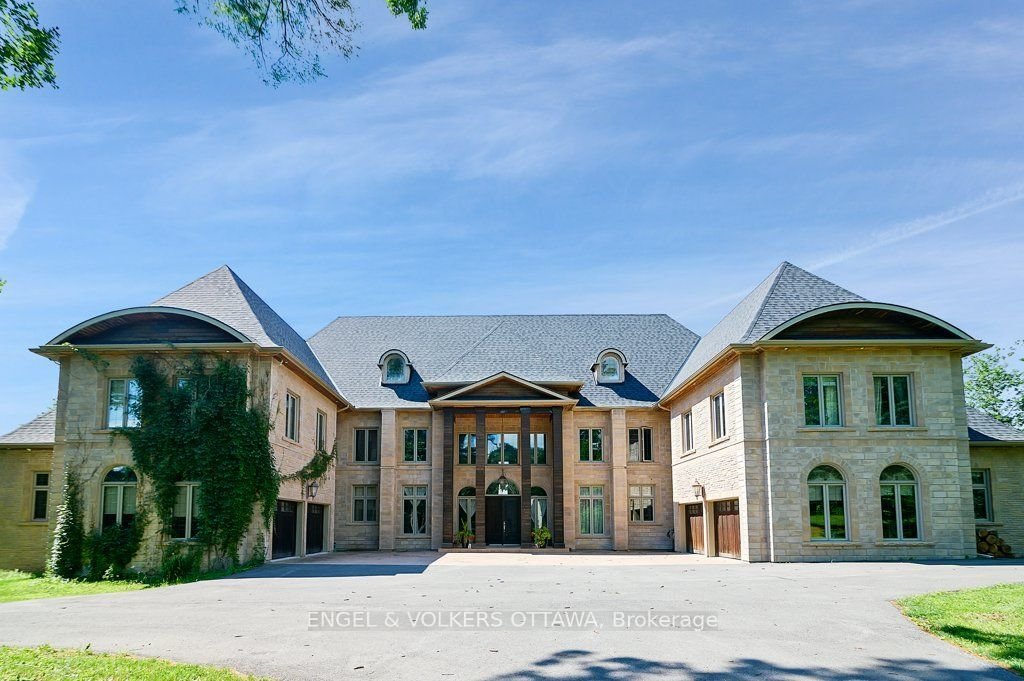 House in Alfred And Plantagenet, Ontario, Canada 1 - 17650139