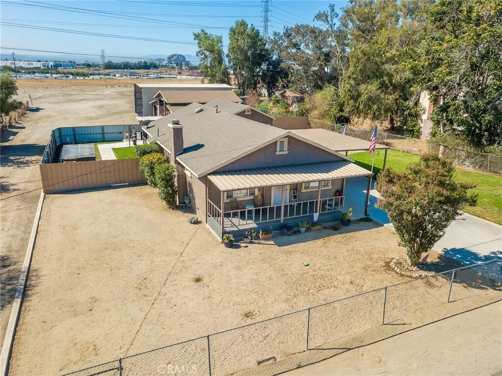 House in Bloomington, California, United States 1 - 16525284