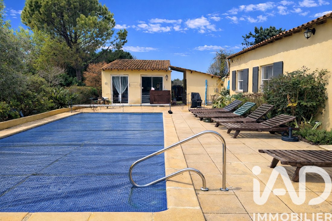 Maison à Le Thor, Provence-Alpes-Côte d'Azur, France 4 - 17389869