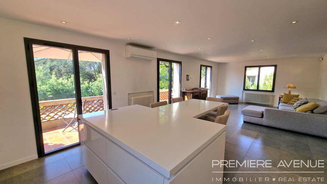Villa in Ville-Les Saquedes-Le Bouillonnet, Sainte-Maxime, France 2 - 16329223