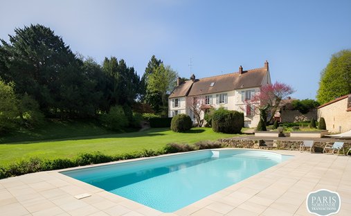 House in Nogent-Cassan, L'Isle-Adam, France 1