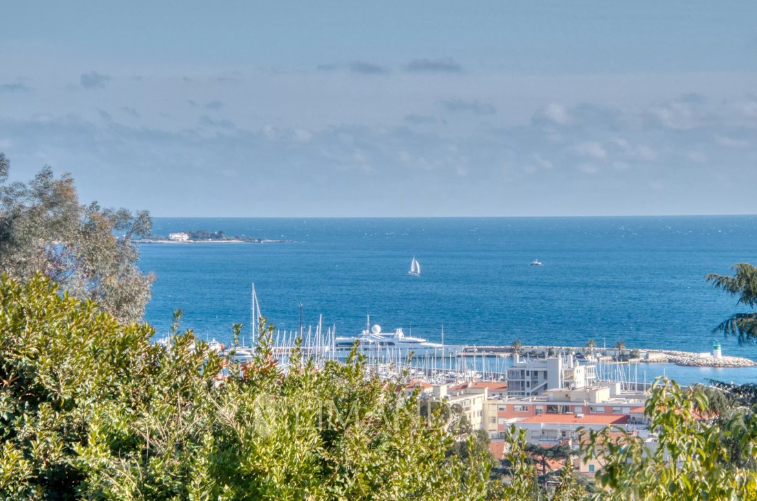 Villa in Cannes, Provence-Alpes-Côte d'Azur, France 2 - 17659290