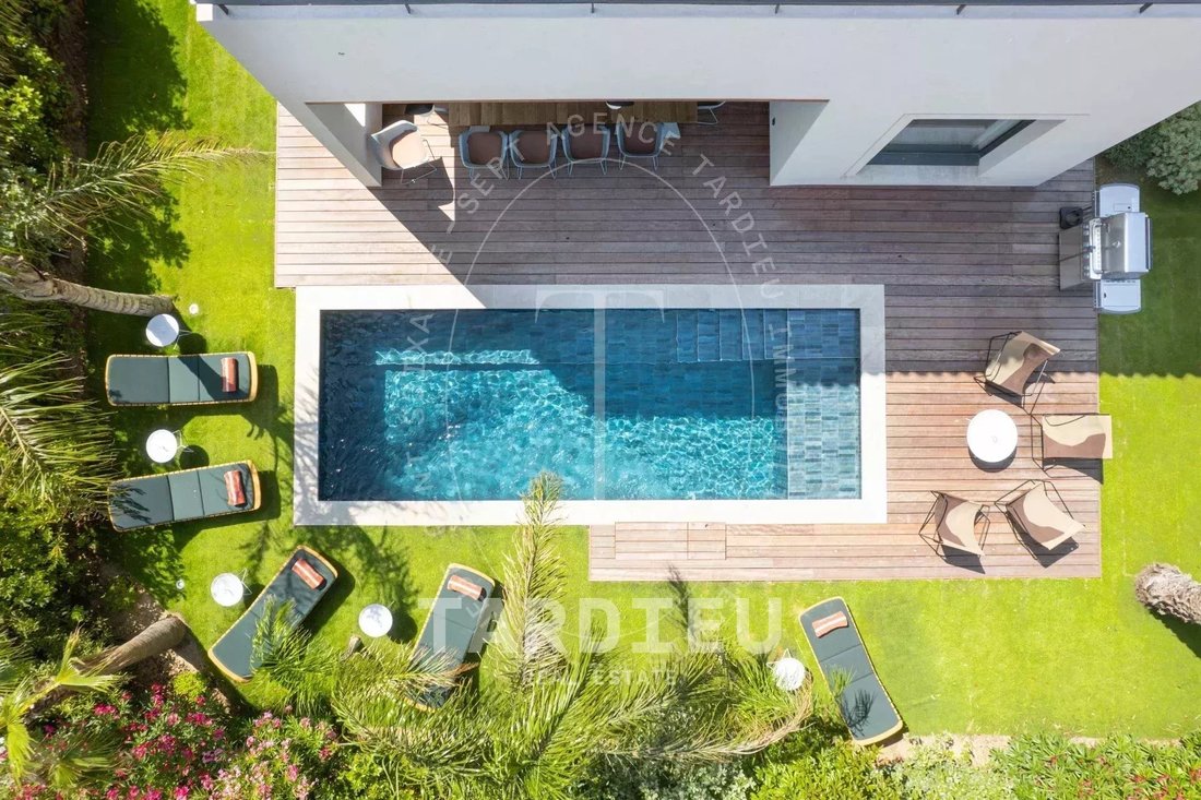 House in Zone Ouest Urbaine, Saint-Tropez, France 2 - 14968108