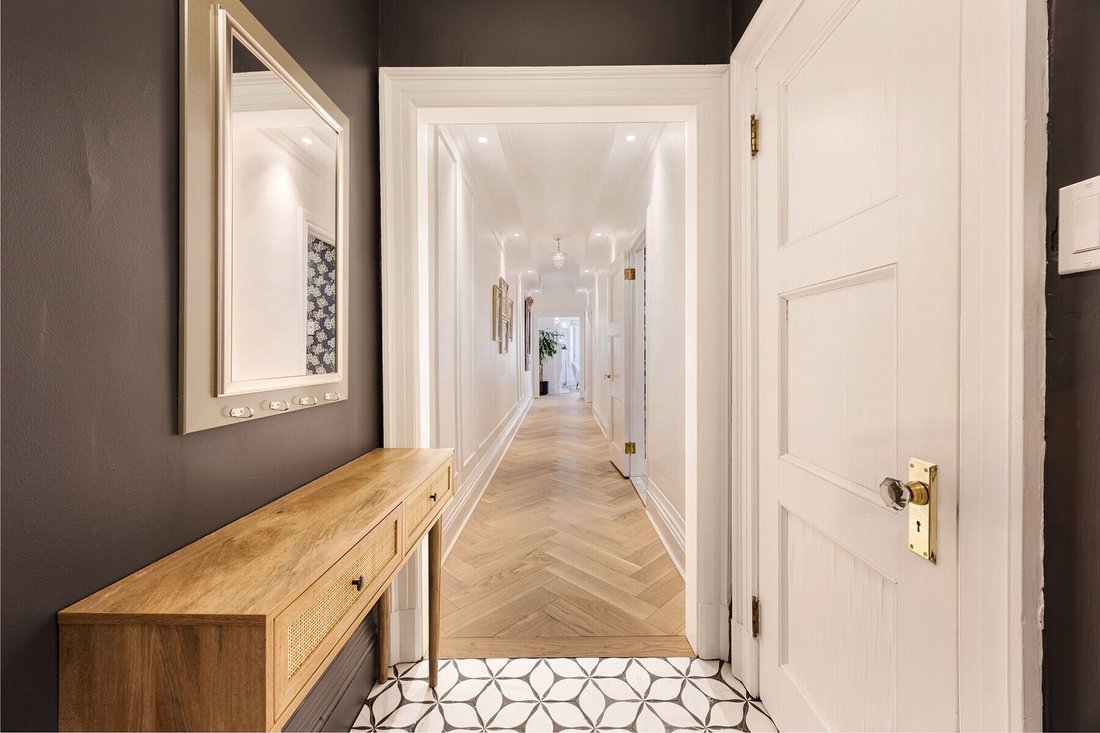 Condo in Montreal, Quebec, Canada 1 - 17653399